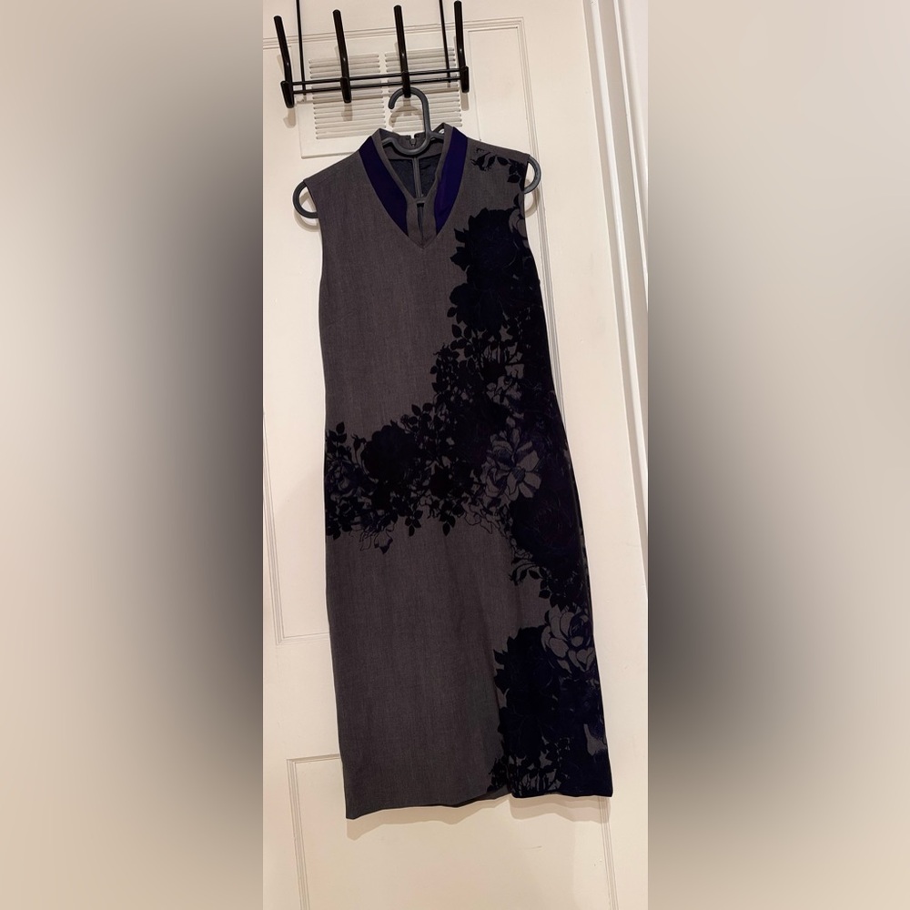 T Tahari Charcoal and Black Floral Pencil Skirt